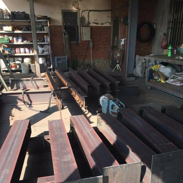大里鋼構工程，H型鋼結構搭建