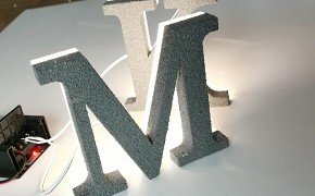 台中診所門面大型招牌看板安裝實績 - 家鋐招牌